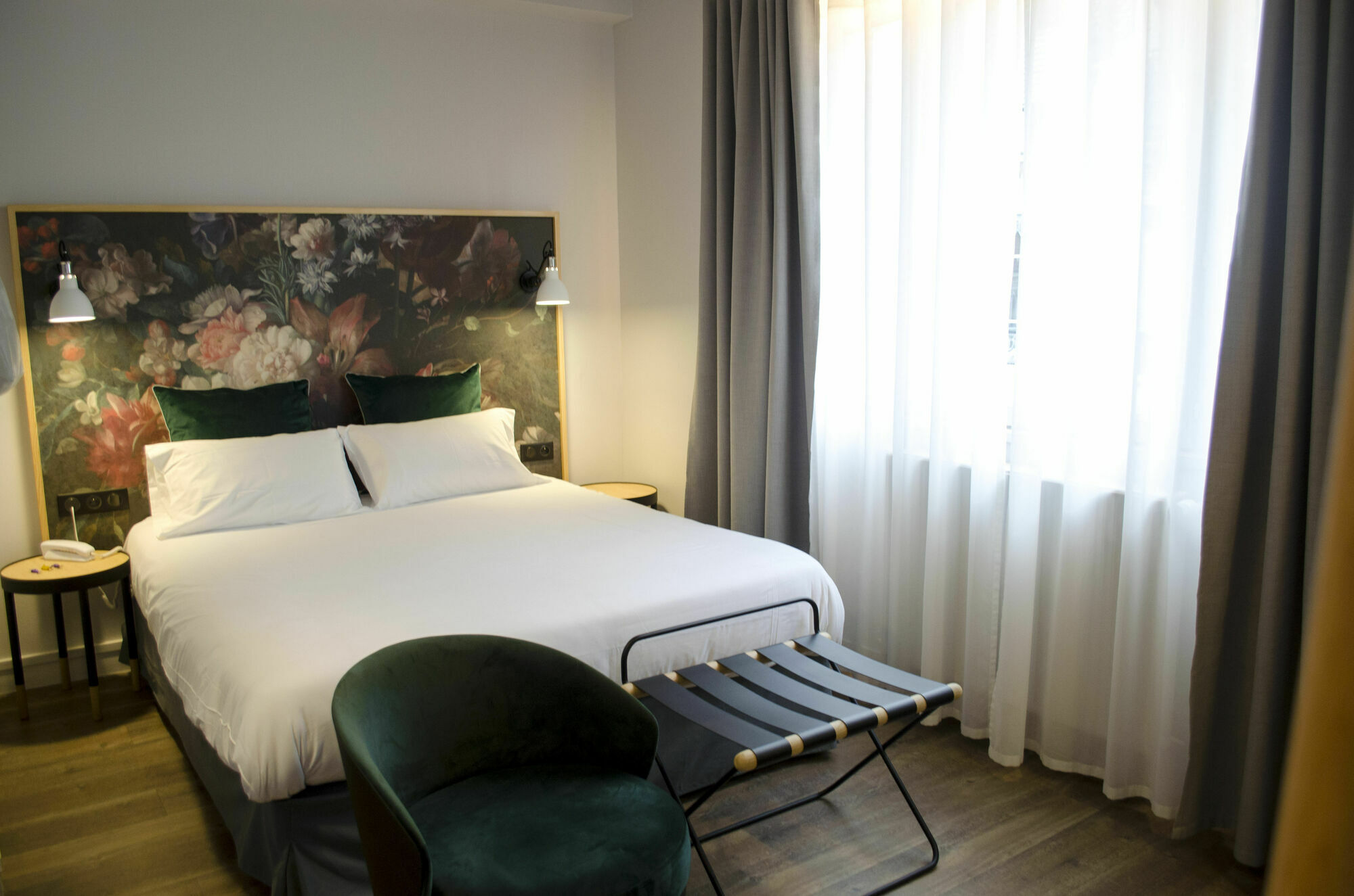 Hotel Edmond W Lyon Part-Dieu Rum bild
